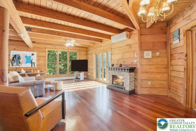 $1,100,000 | 493 Lake Drive, Nesquehoning, PA 18240