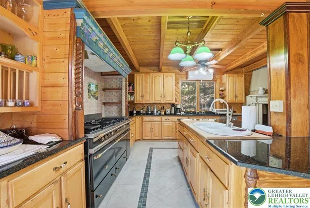 $1,100,000 | 493 Lake Drive, Nesquehoning, PA 18240