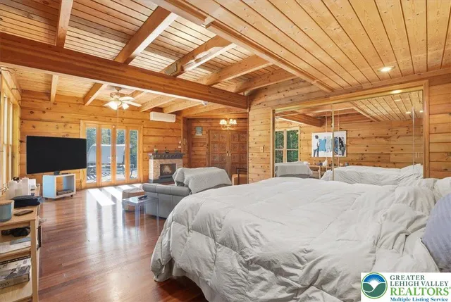 $1,100,000 | 493 Lake Drive, Nesquehoning, PA 18240