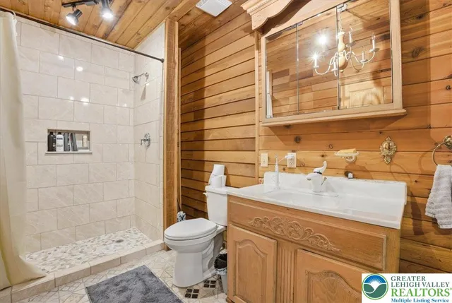 $1,100,000 | 493 Lake Drive, Nesquehoning, PA 18240