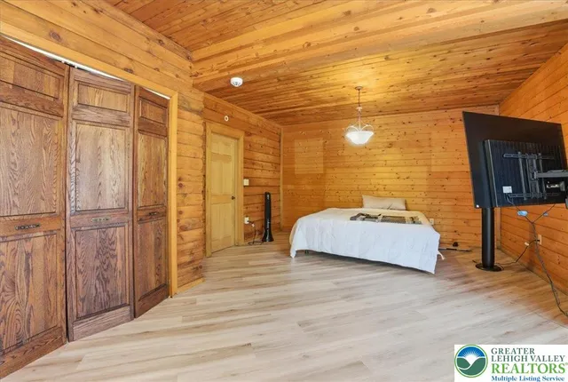 $1,100,000 | 493 Lake Drive, Nesquehoning, PA 18240