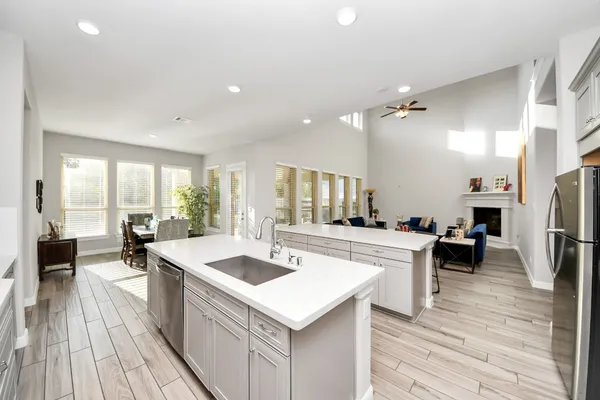 $672,500 | 27975 Presley Park Drive, Spring, TX 77386