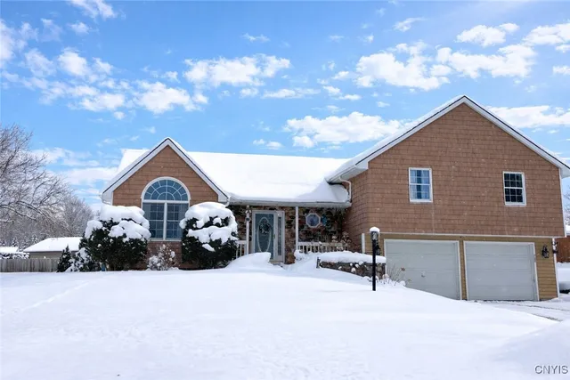 $369,900 | 9111 Birch Circle, Marcy, NY 13403