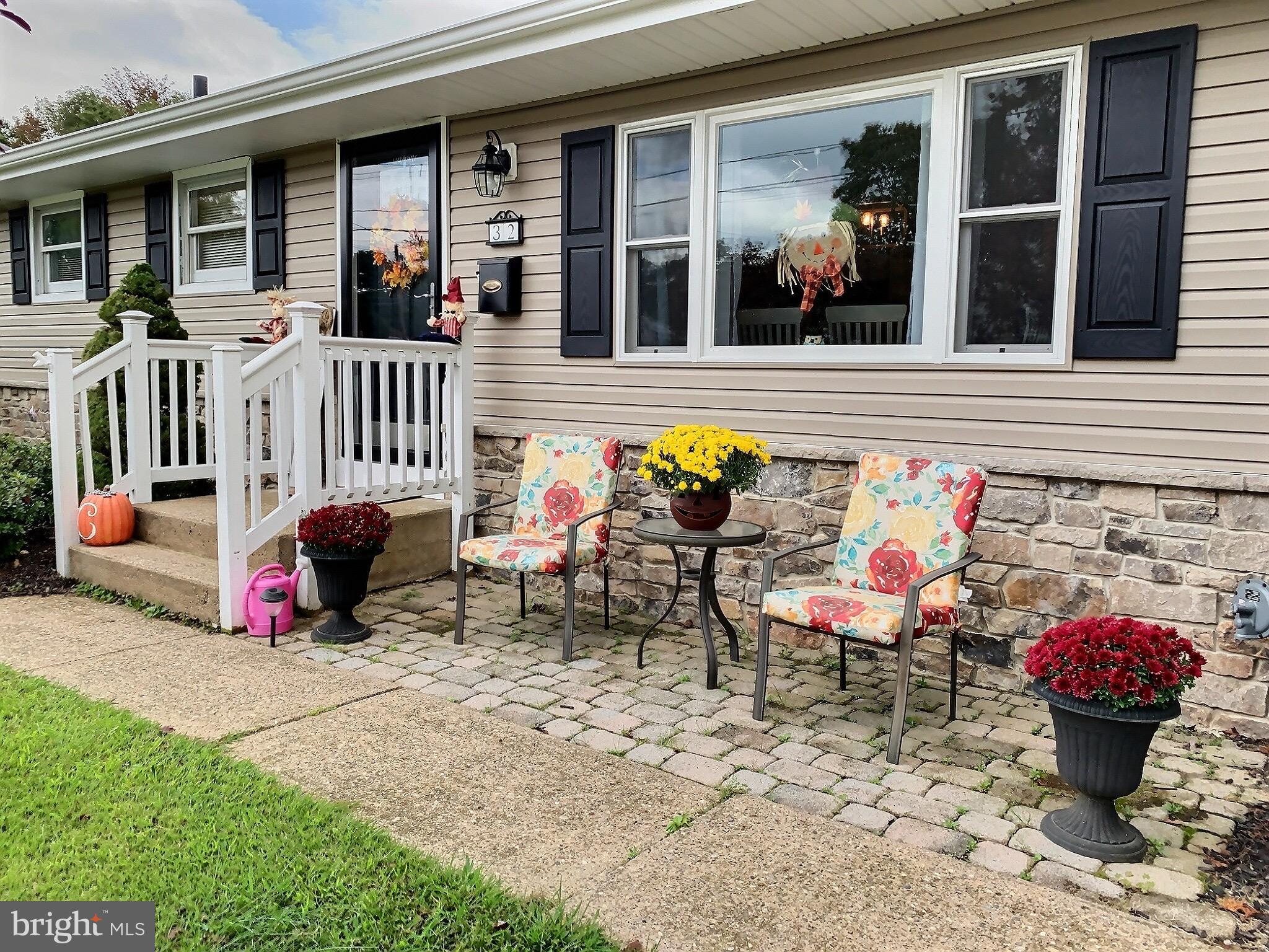 32 Sun Valley Road Hamilton, NJ 08690 - Photo 2 of 24