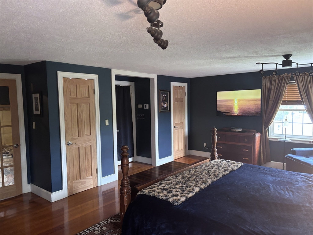 2055 Allen Street Springfield, MA 01118 - Photo 6 of 42
