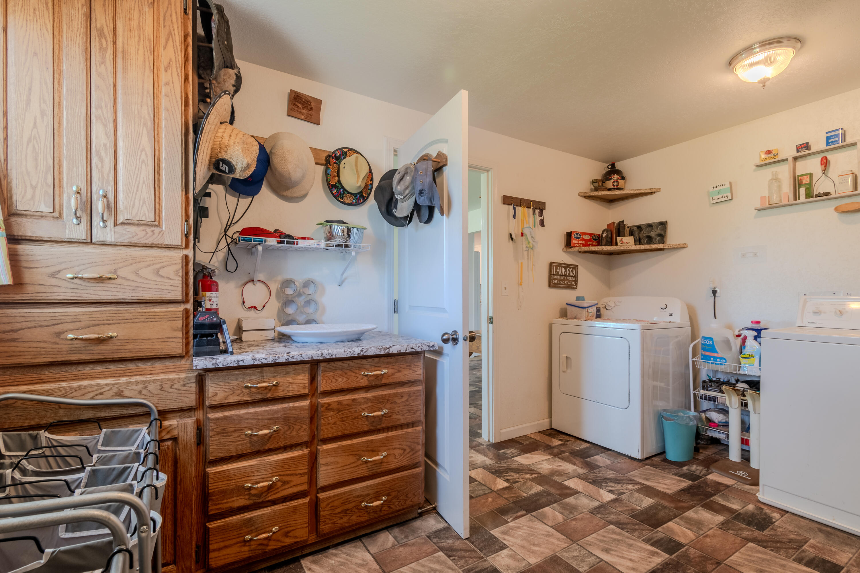 245 Highway 234 Eagle Point, OR 97524 - Photo 11 of 29 01-11