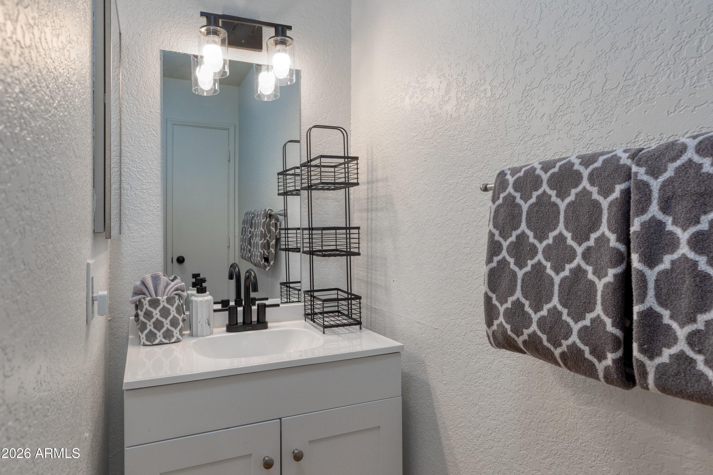 2700 South White Mountain Road, Unit 302 Show Low, AZ 85901 - Photo 12 of 22 2700 S White Mountain Road #302