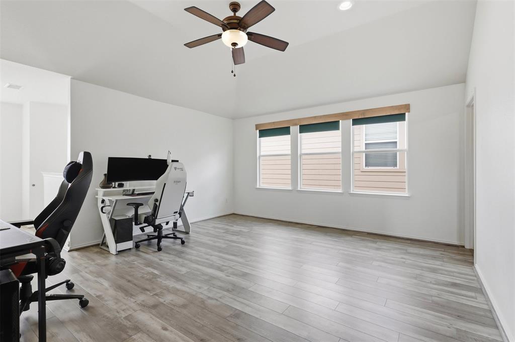 14037 Fontana Road Fort Worth, TX 76262 - Photo 22 of 40