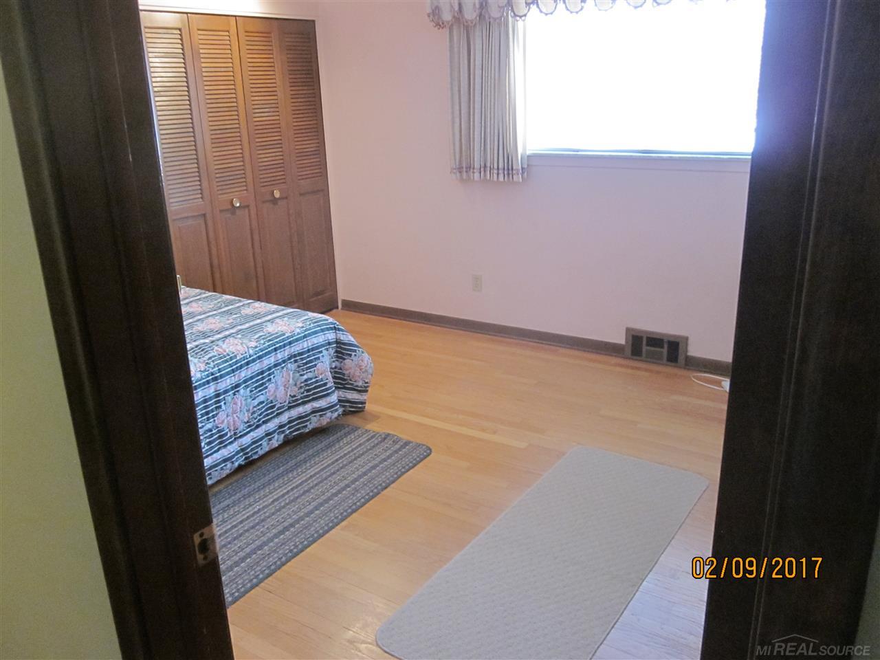 54055 Mound Road Utica, MI 48316 - Photo 23 of 30 2ND BEDROOM