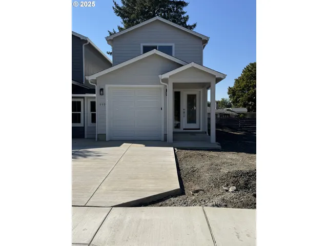 $325,000 | 440 West Harrison Street, Roseburg, OR 97471