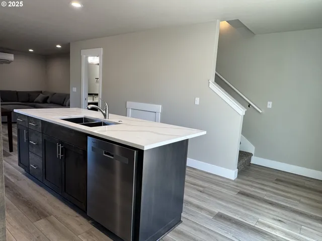 $325,000 | 440 West Harrison Street, Roseburg, OR 97471