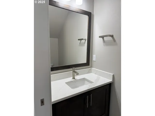 $325,000 | 440 West Harrison Street, Roseburg, OR 97471