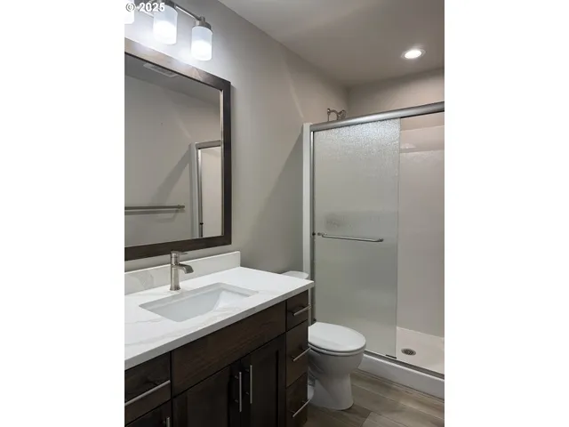 $325,000 | 440 West Harrison Street, Roseburg, OR 97471