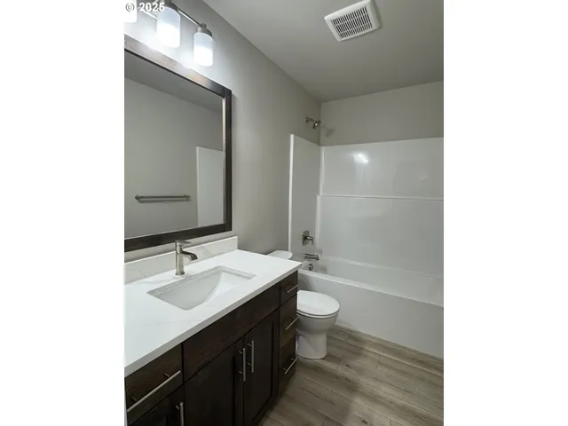 $325,000 | 440 West Harrison Street, Roseburg, OR 97471