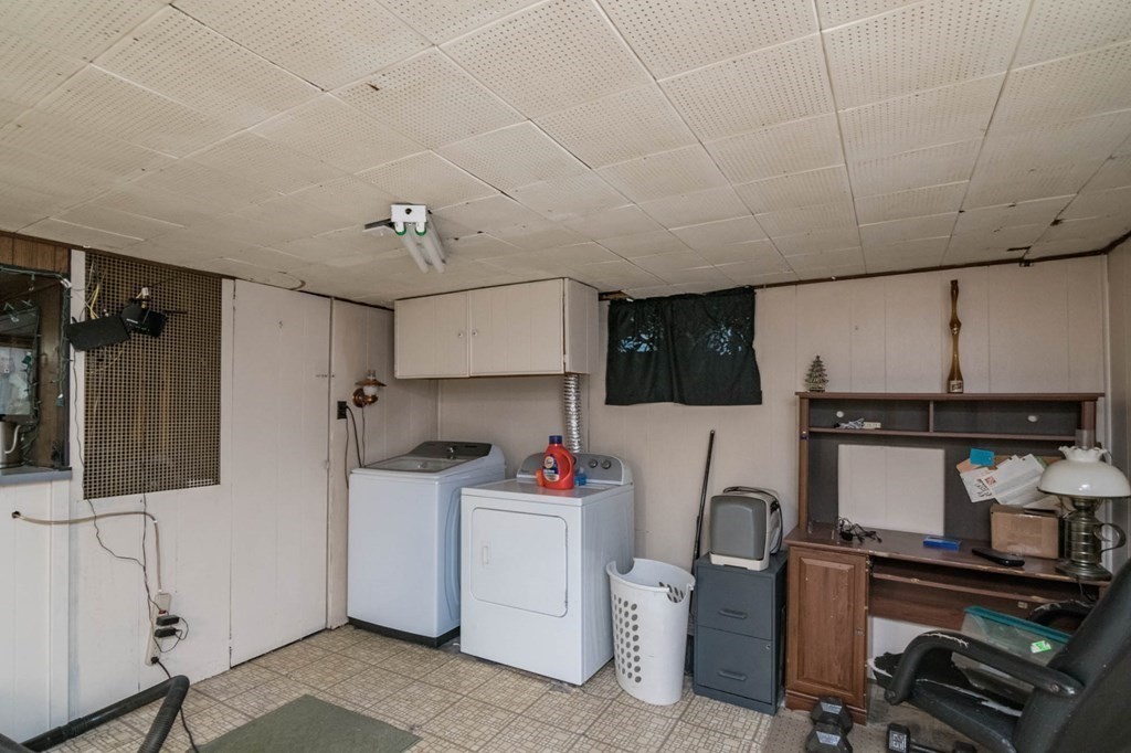 401 Stapleton Road Springfield, MA 01109 - Photo 25 of 35