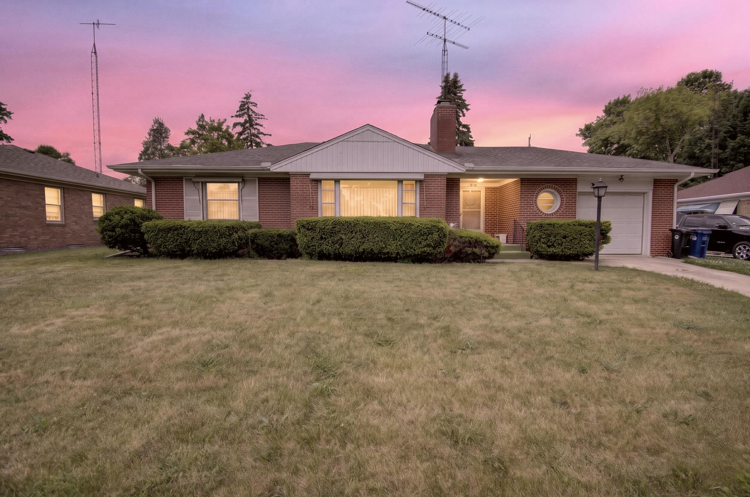 1112 Kentucky Street Racine, WI 53405 - Photo 2 of 29 002_DSC_4021#twilight