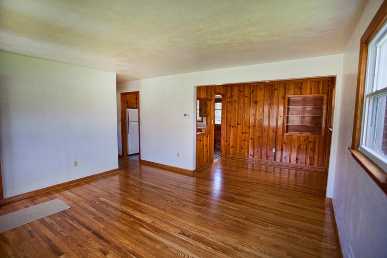 5014 Hubert Road Northwest Roanoke, VA 24012 - Photo 15 of 38 Hubert010