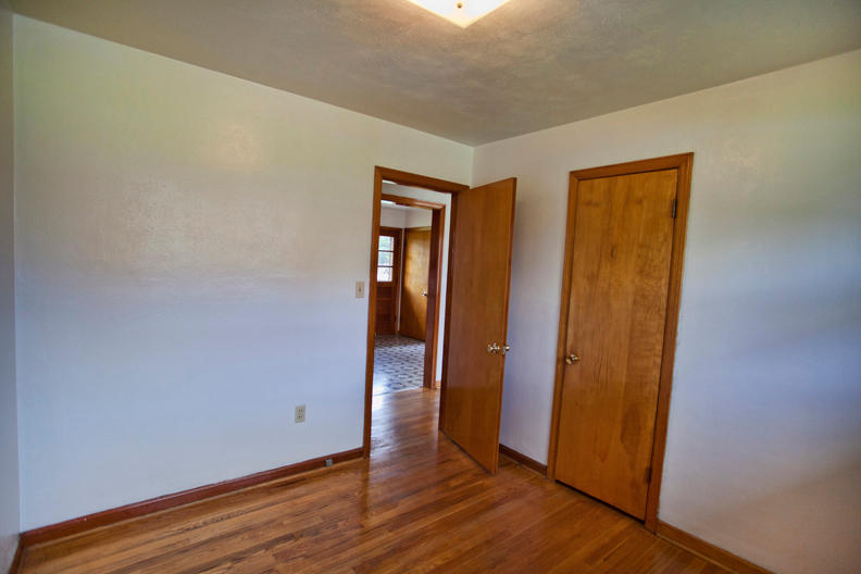 5014 Hubert Road Northwest Roanoke, VA 24012 - Photo 20 of 38 Hubert016