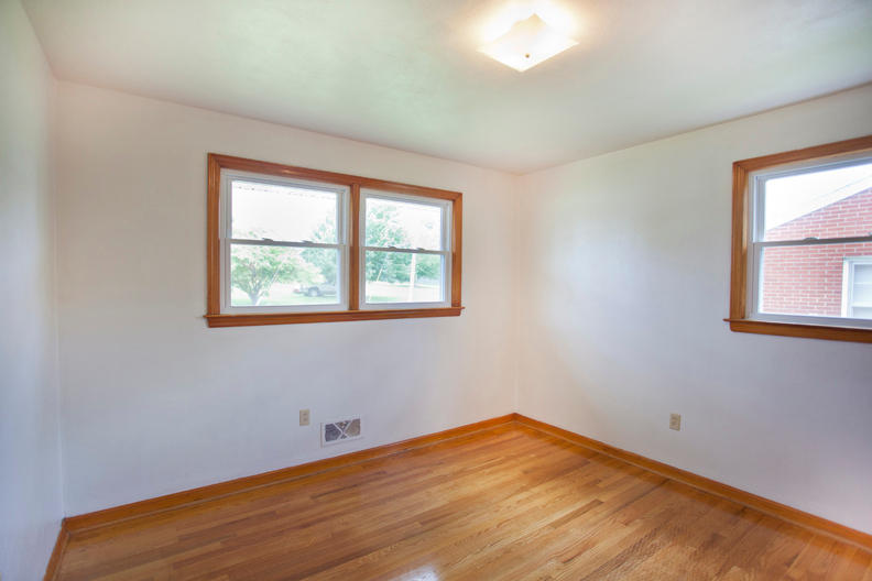 5014 Hubert Road Northwest Roanoke, VA 24012 - Photo 21 of 38 Hubert017