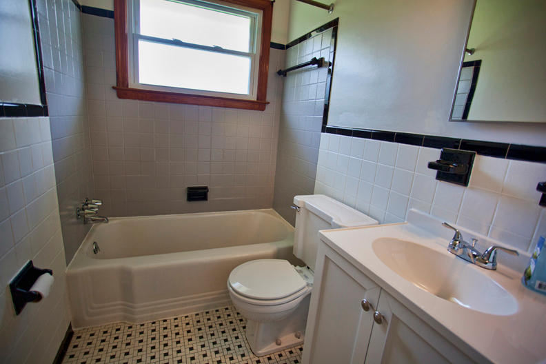 5014 Hubert Road Northwest Roanoke, VA 24012 - Photo 27 of 38 Hubert023