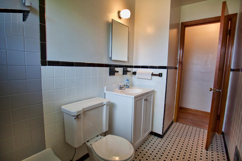 5014 Hubert Road Northwest Roanoke, VA 24012 - Photo 30 of 38 Hubert024