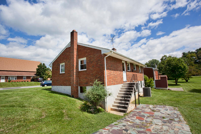 5014 Hubert Road Northwest Roanoke, VA 24012 - Photo 33 of 38 Hubert028