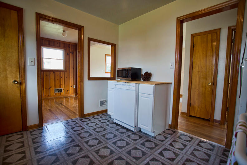 5014 Hubert Road Northwest Roanoke, VA 24012 - Photo 5 of 38 Hubert_2004