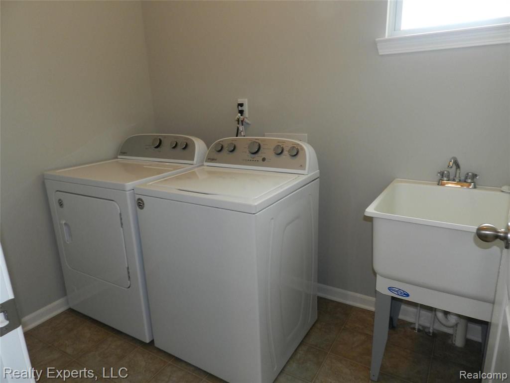13428 Stamford Road Belleville, MI 48111 - Photo 17 of 27