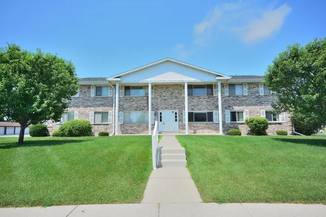 $165,000 | 10464 Whitnall Edge Drive, Unit 203, Franklin, WI 53132