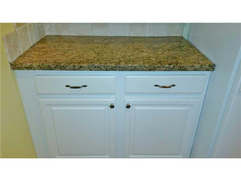 3220 Overlook Road Davie, FL 33328 - Photo 13 of 23 Kitchen