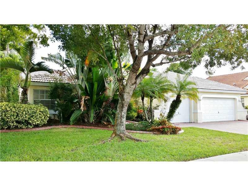 3220 Overlook Road Davie, FL 33328 - Photo 2 of 23 Exterior Front