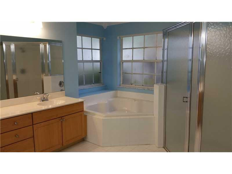 3220 Overlook Road Davie, FL 33328 - Photo 22 of 23 Bath/Spa Master