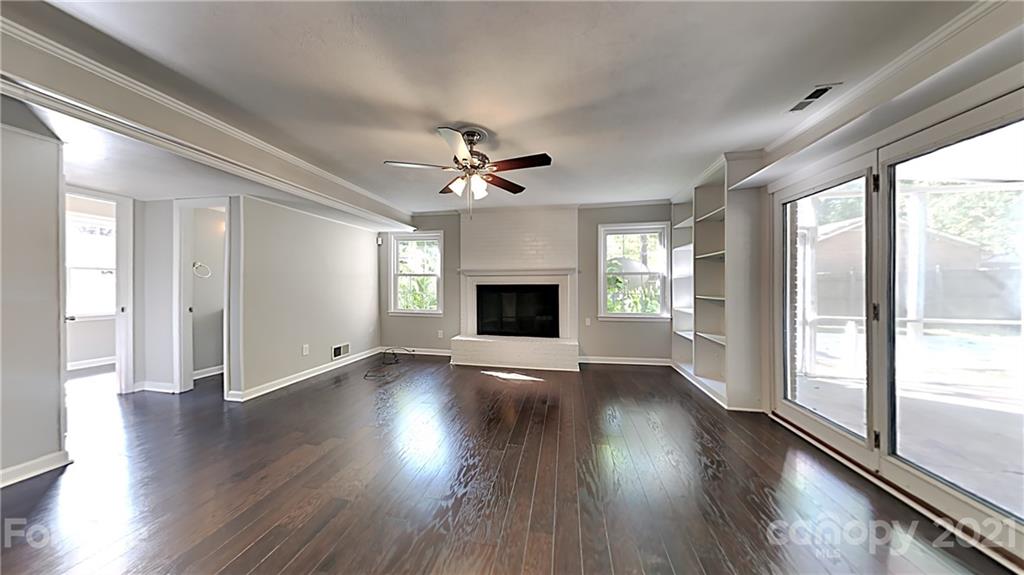 5516 Sharon Road Charlotte, NC 28210 - Photo 3 of 18 Gallery Image 3