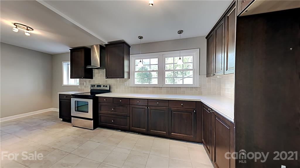 5516 Sharon Road Charlotte, NC 28210 - Photo 6 of 18 Gallery Image 6