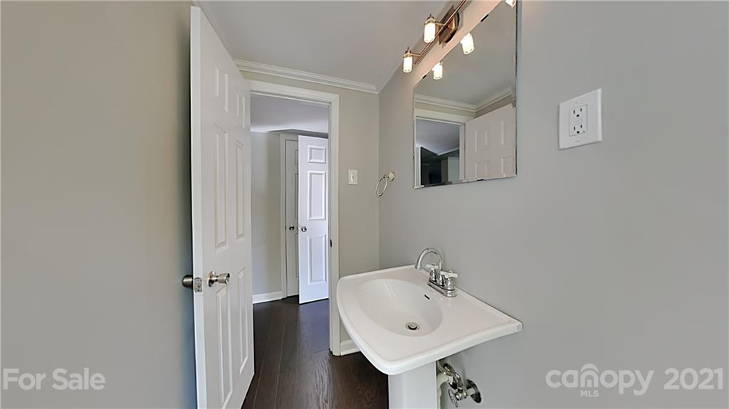 5516 Sharon Road Charlotte, NC 28210 - Photo 8 of 18 Gallery Image 8