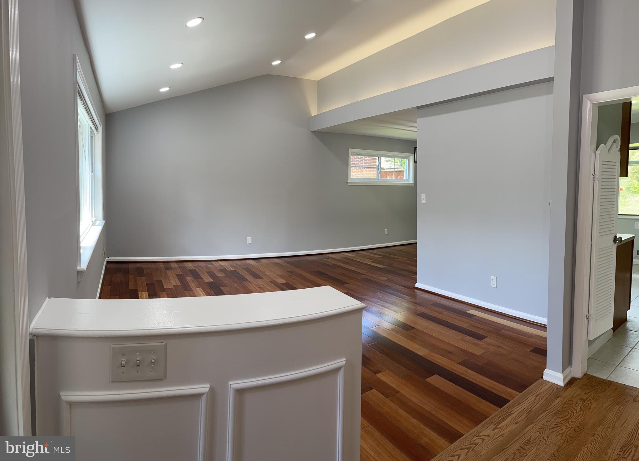 11509 Yates Street Silver Spring, MD 20902 - Photo 3 of 16 Foyer 2