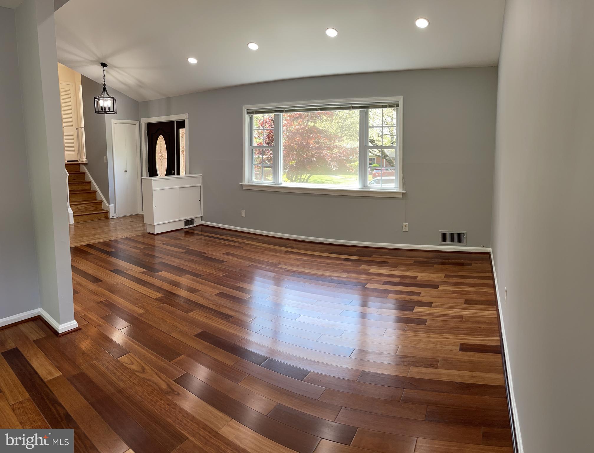 11509 Yates Street Silver Spring, MD 20902 - Photo 4 of 16 Living Room