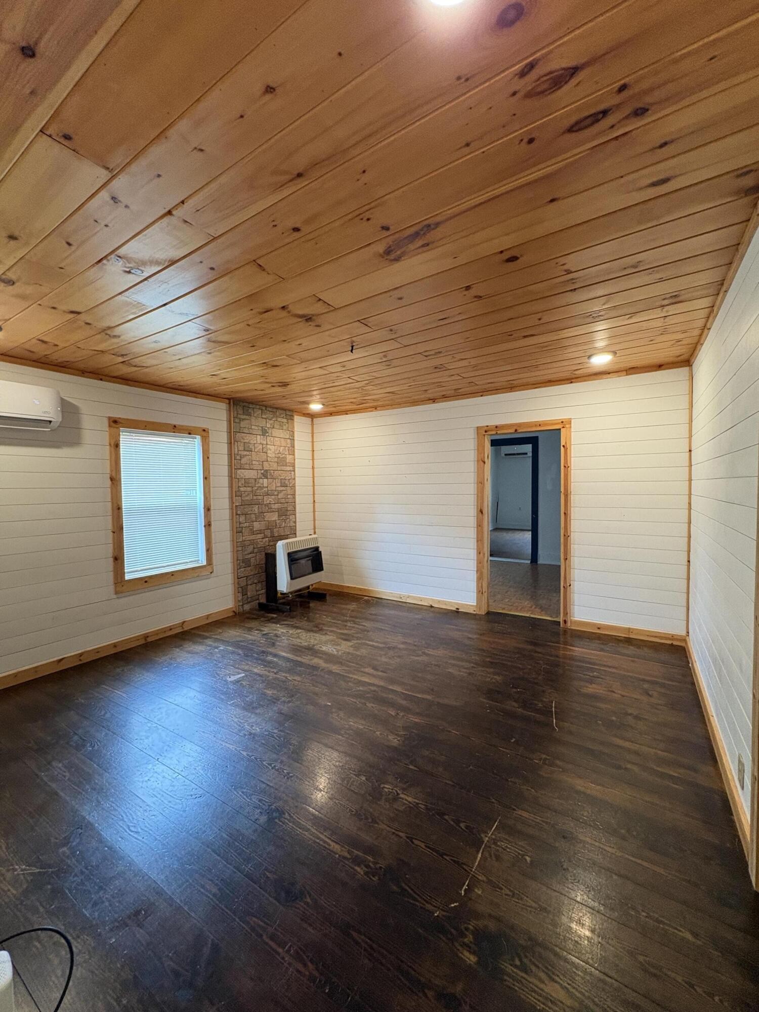 1117 Bledsoe Road Etowah, TN 37331 - Photo 8 of 16 a view of empty room with wooden floor