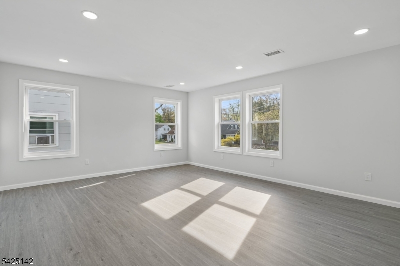 26 Hunterdon Road West Orange, NJ 07052 - Photo 18 of 36