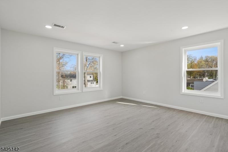 26 Hunterdon Road West Orange, NJ 07052 - Photo 24 of 36