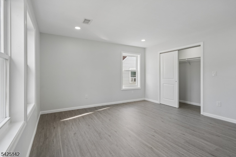 26 Hunterdon Road West Orange, NJ 07052 - Photo 29 of 36