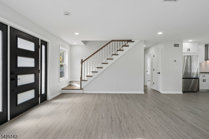 26 Hunterdon Road West Orange, NJ 07052 - Photo 4 of 36