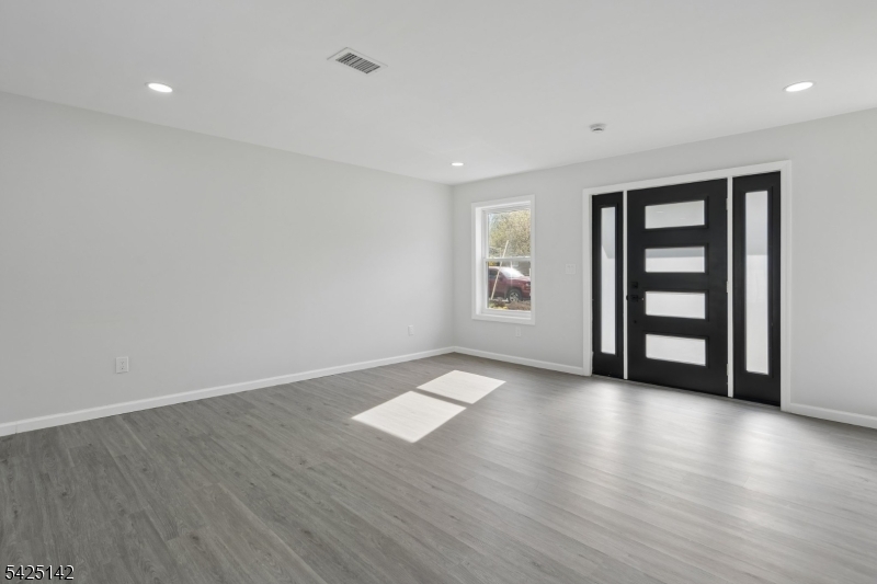 26 Hunterdon Road West Orange, NJ 07052 - Photo 5 of 36