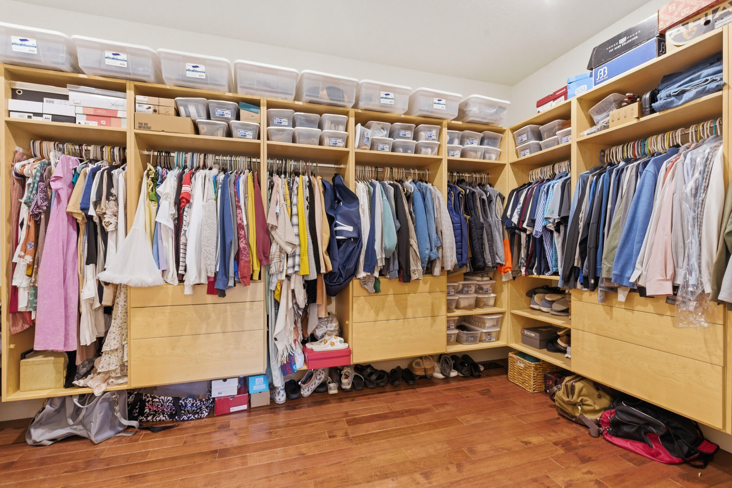 833 State Rte AM Cabool, MO 65689 - Photo 23 of 64 Walki-n Closet