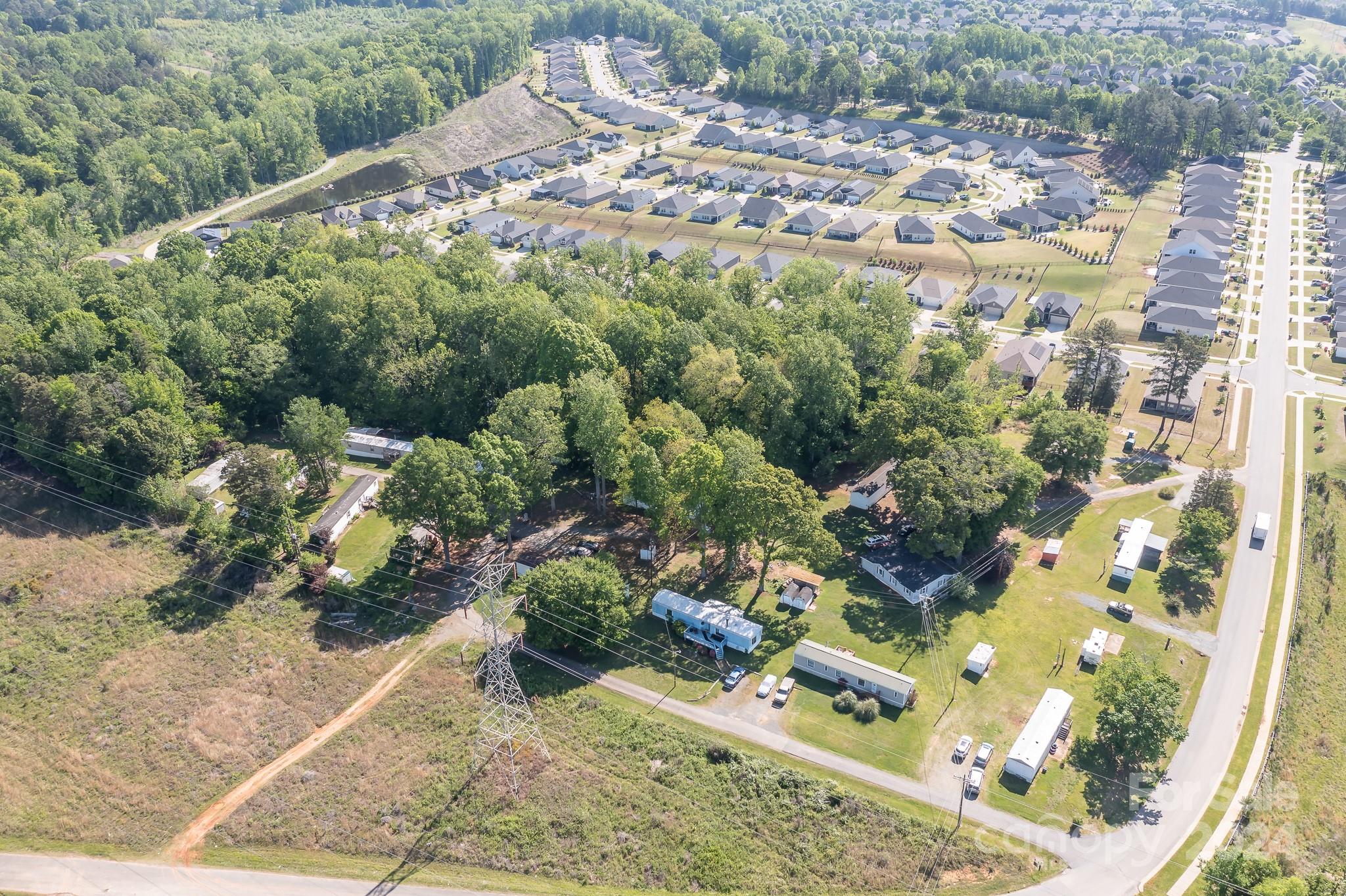 4650 Bright Road Charlotte, NC 28214 - Photo 5 of 16 a view of a yard with plants