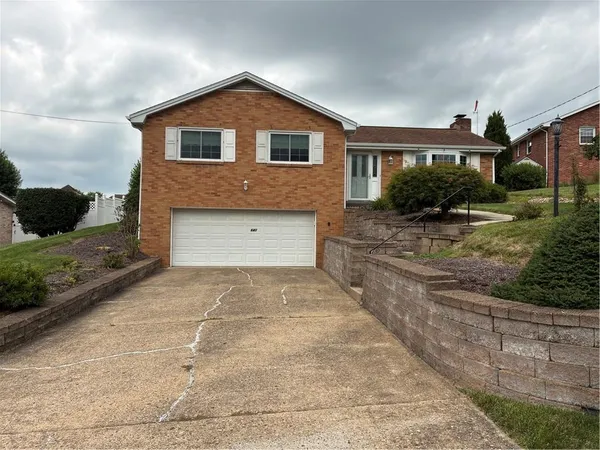 $2,000 | 640 Longvue Drive, Houston, PA 15342