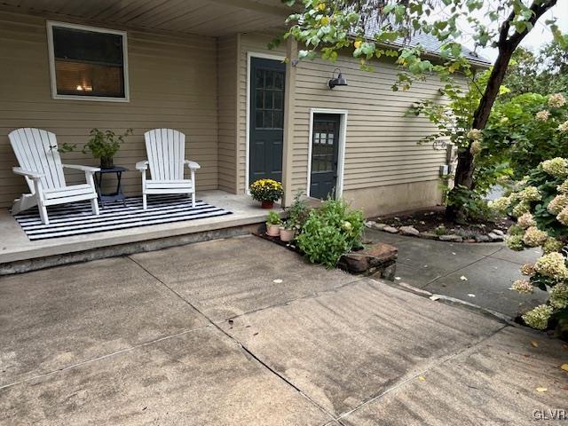 295 Wedgewood Road Bethlehem, PA 18017 - Photo 36 of 40 Rear patio