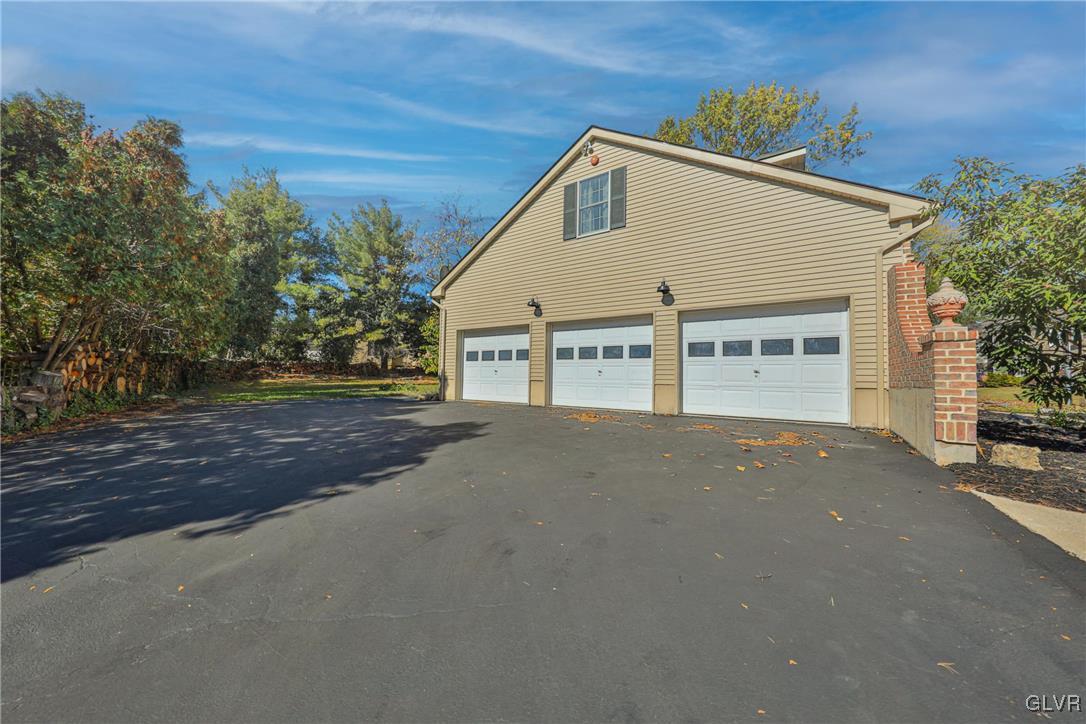 295 Wedgewood Road Bethlehem, PA 18017 - Photo 39 of 40 Gallery Image 39