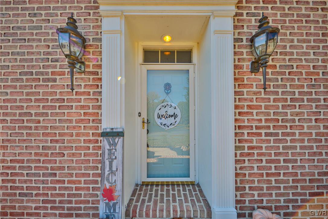 295 Wedgewood Road Bethlehem, PA 18017 - Photo 4 of 40 Gallery Image 4