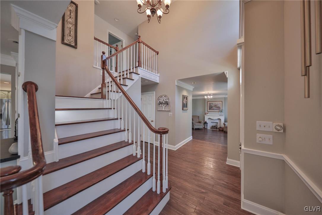 295 Wedgewood Road Bethlehem, PA 18017 - Photo 8 of 40 Foyer